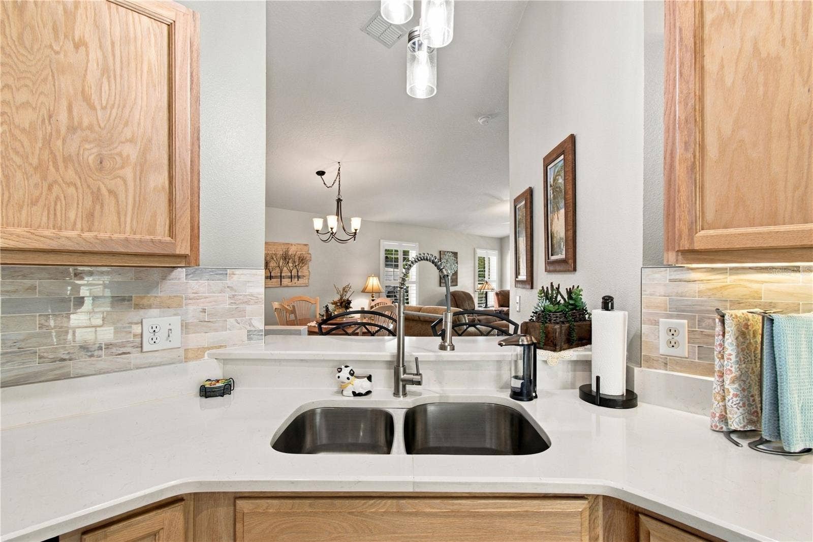 137 RIALTO RD, Poinciana, FL 34759 STAAINLESS STEEL SINK AND FAUCET
