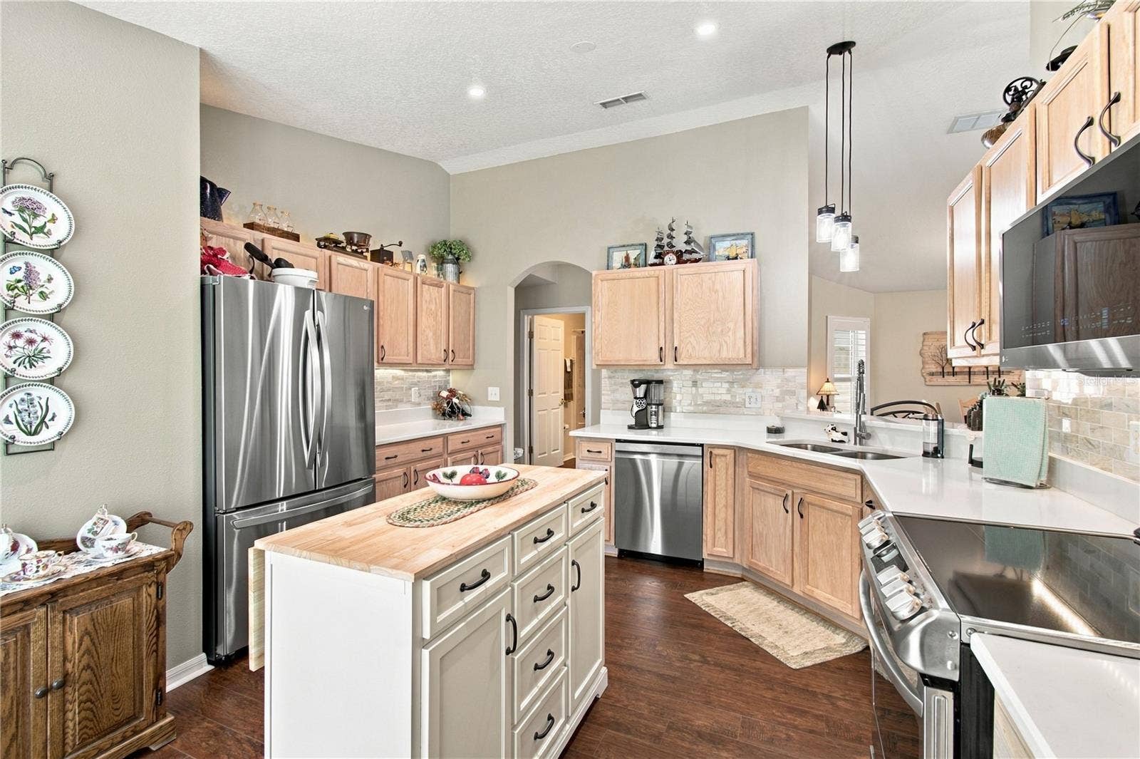 137 RIALTO RD, Poinciana, FL 34759 STAINLESS STEEL APPLIANCES (2023)