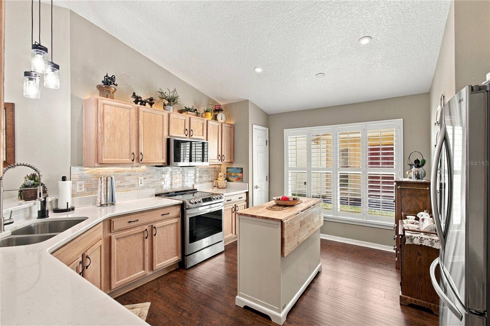 137 RIALTO RD, Poinciana, FL 34759 PLANTATION SHUTTERS