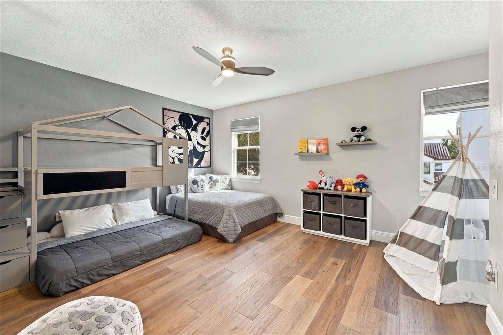 7002 PHILLIPS COVE COURT, Orlando, FL 32819 7002 PHILLIPS COVE COURT, Orlando, FL 32819