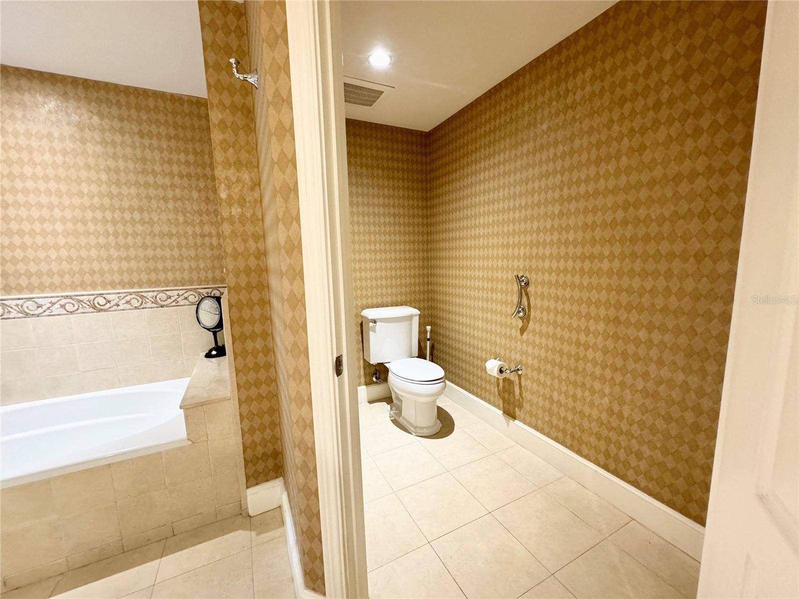7593 GATHERING DRIVE, #708, Kissimmee, FL 34747 7593 GATHERING DRIVE, #708, Kissimmee, FL 34747