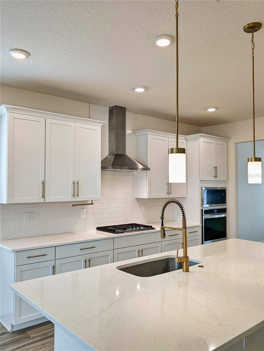 952 VINEYARD RIDGE ROAD, Minneola, FL 34715 952 VINEYARD RIDGE ROAD, Minneola, FL 34715