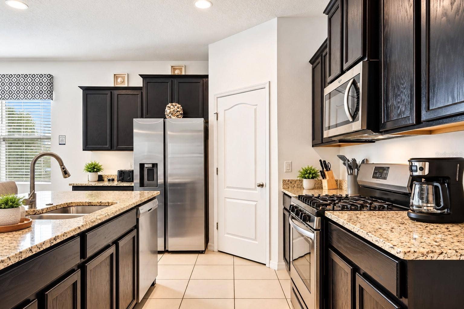 6049 BROAD OAK DRIVE, Davenport, FL 33837 6049 BROAD OAK DRIVE, Davenport, FL 33837