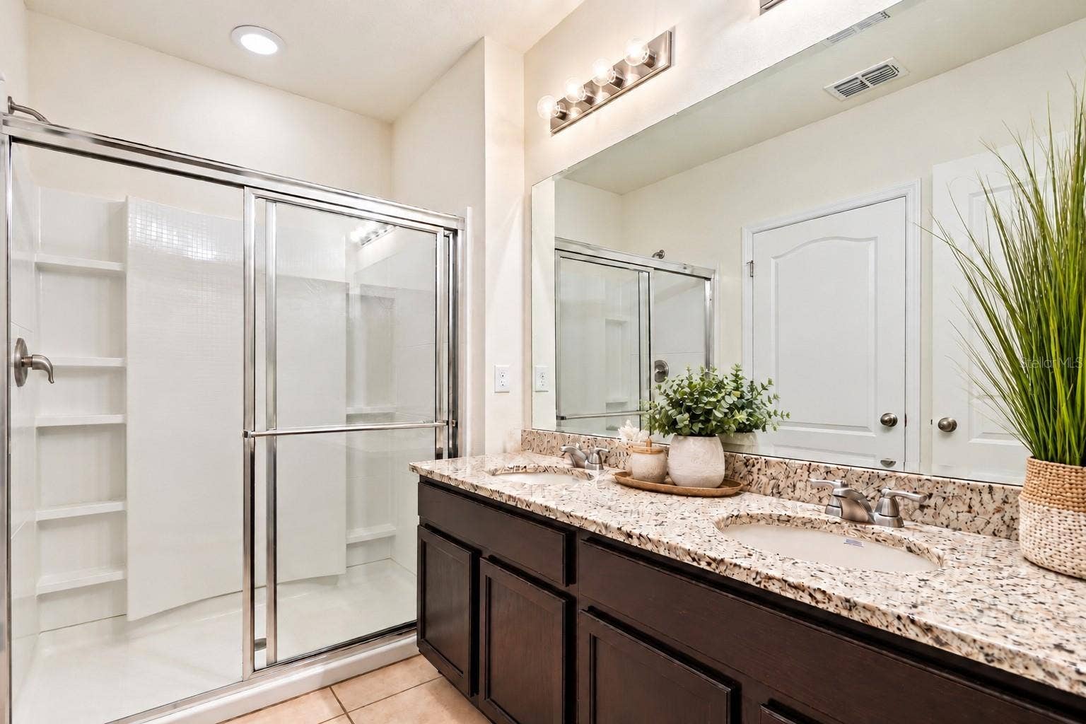 6049 BROAD OAK DRIVE, Davenport, FL 33837 6049 BROAD OAK DRIVE, Davenport, FL 33837