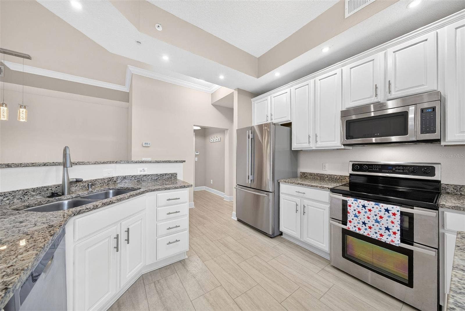 1231 WRIGHT CIRCLE, #108, Celebration, FL 34747 Kitchen with Stainless Steel Appliance