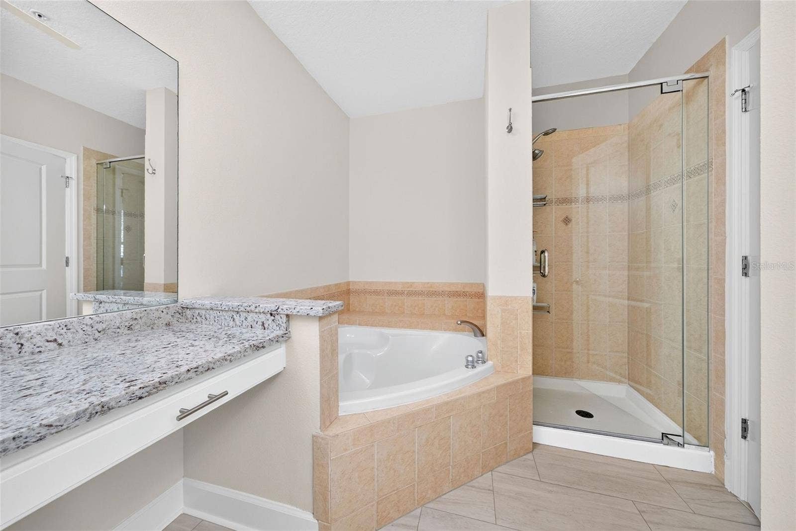 1231 WRIGHT CIRCLE, #108, Celebration, FL 34747 Primary Bath with separate shower