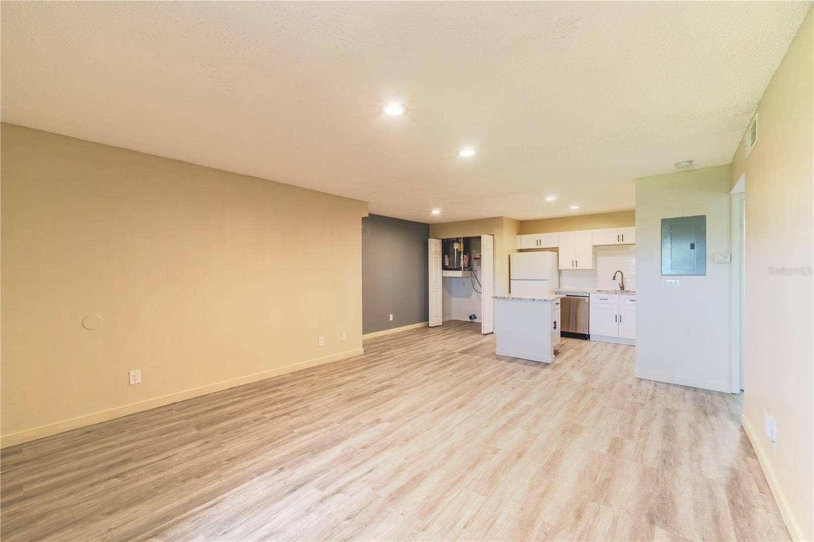 315 LAKEPOINTE DRIVE, #204, Altamonte Springs, FL 32701 315 LAKEPOINTE DRIVE, #204, Altamonte Springs, FL 32701