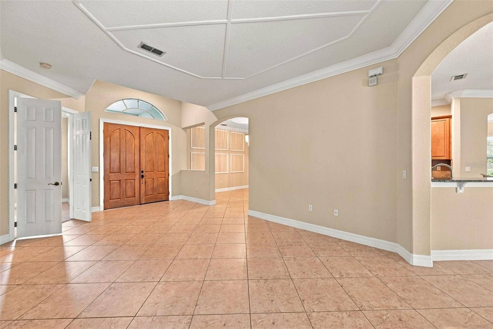 2139 TILLMAN AVENUE, Winter Garden, FL 34787 Living Room / Entrance
