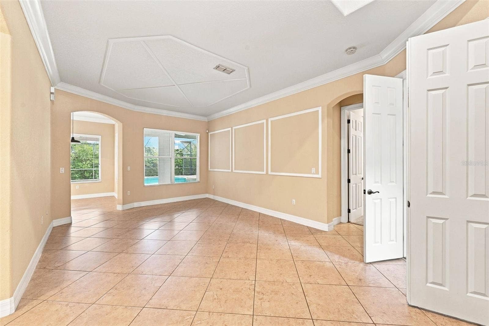 2139 TILLMAN AVENUE, Winter Garden, FL 34787 Living Room / Entrance