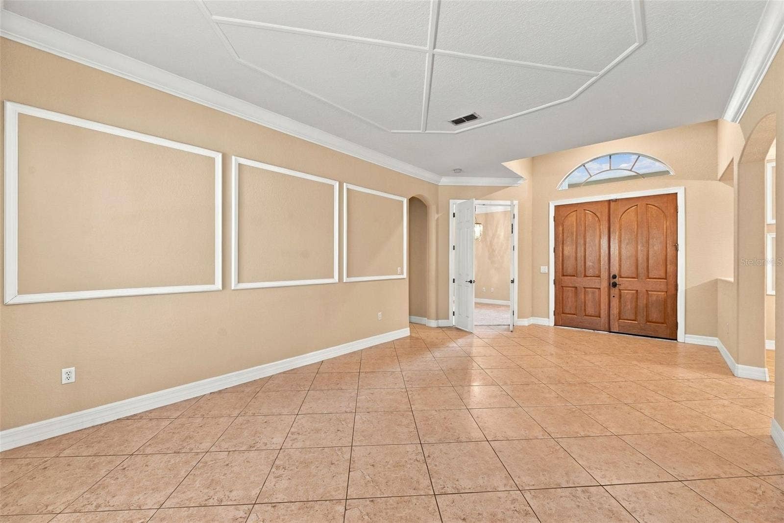 2139 TILLMAN AVENUE, Winter Garden, FL 34787 Living Room / Entrance