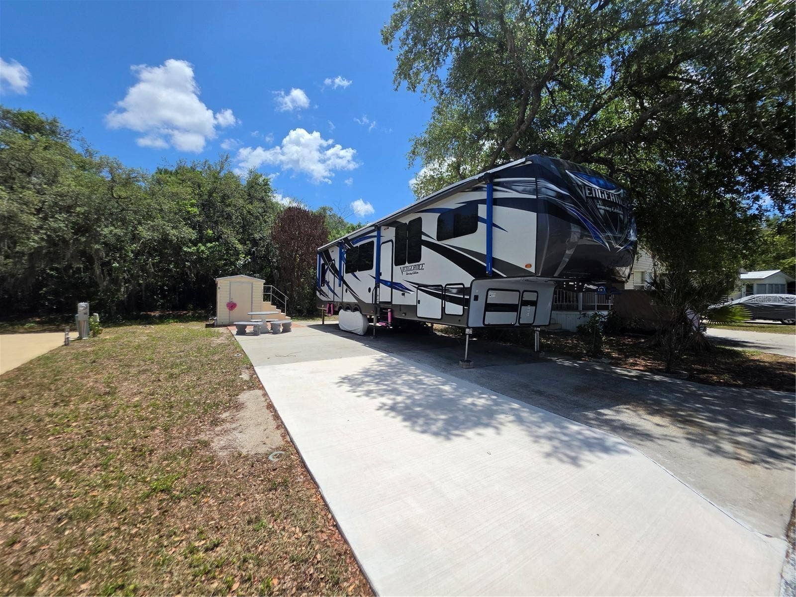 7371 INTERNATIONAL CIRCLE, Lake Wales, FL 33898 Camper in the photo is not included