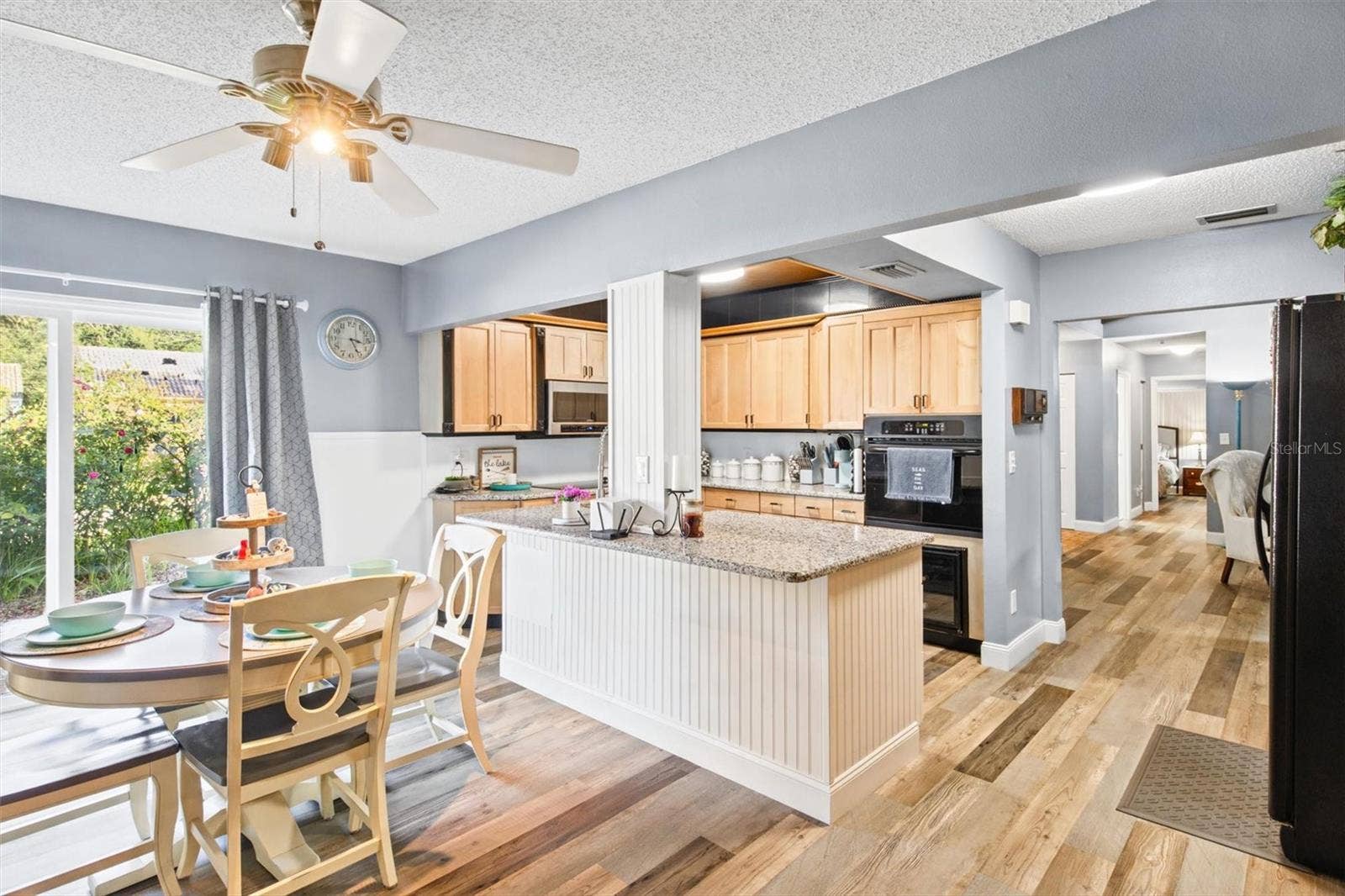 273 MARIPOSA STREET, Winter Haven, FL 33884 Dinette - Wainscoting