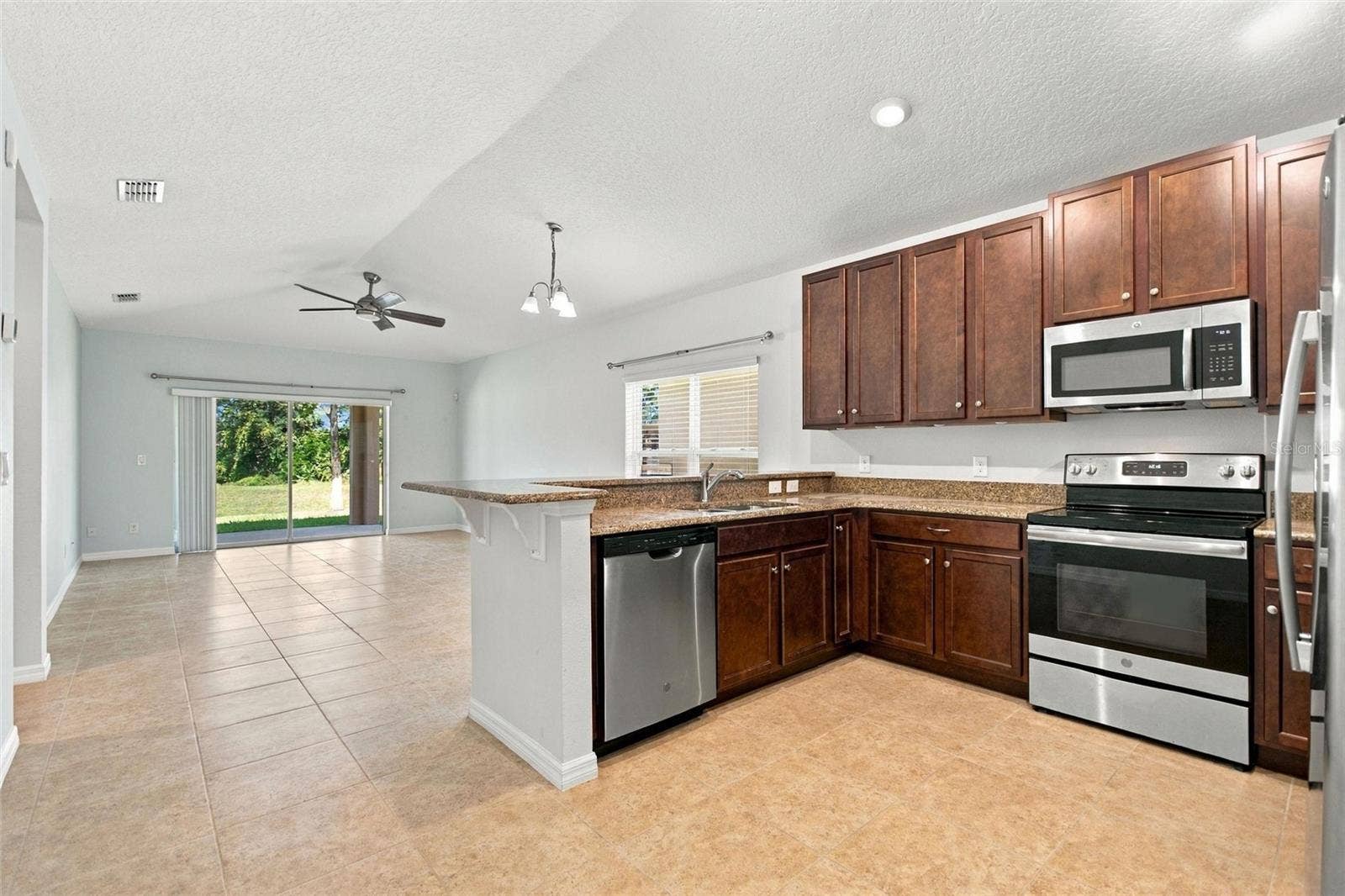 625 OGELTHORPE DR, Davenport, FL 33897 625 OGELTHORPE DR, Davenport, FL 33897