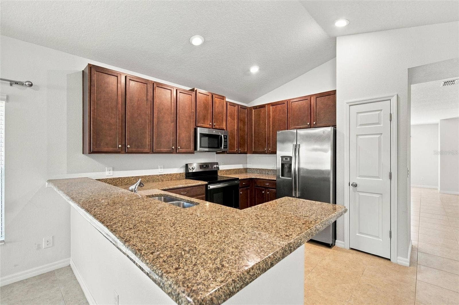625 OGELTHORPE DR, Davenport, FL 33897 625 OGELTHORPE DR, Davenport, FL 33897