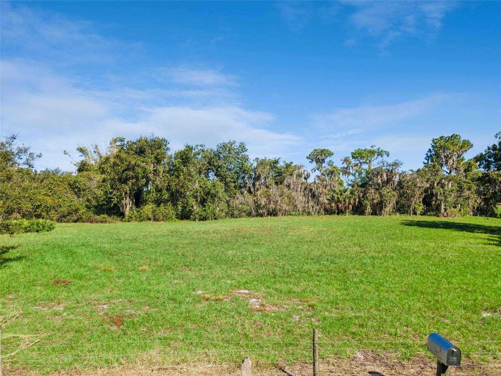 742 N LAKE REEDY BOULEVARD, Frostproof, FL 33843 742 N LAKE REEDY BOULEVARD, Frostproof, FL 33843