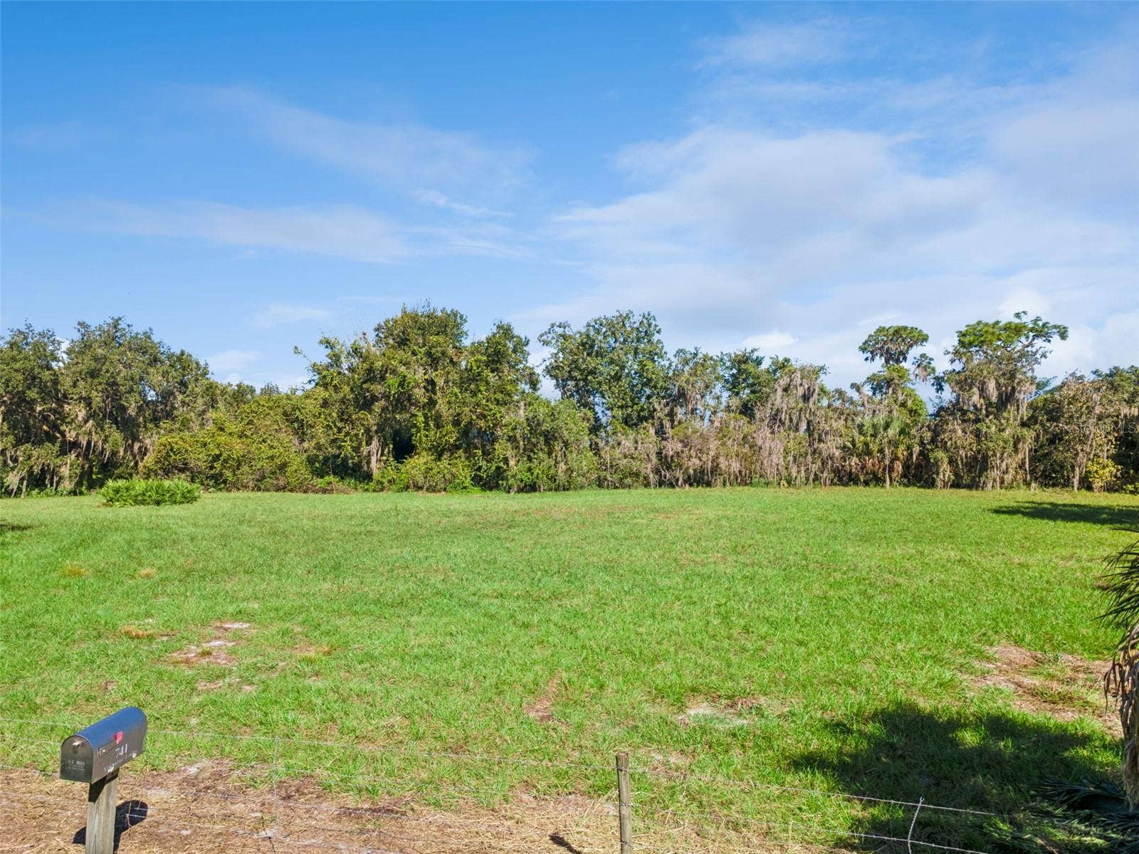 742 N LAKE REEDY BOULEVARD, Frostproof, FL 33843 742 N LAKE REEDY BOULEVARD, Frostproof, FL 33843