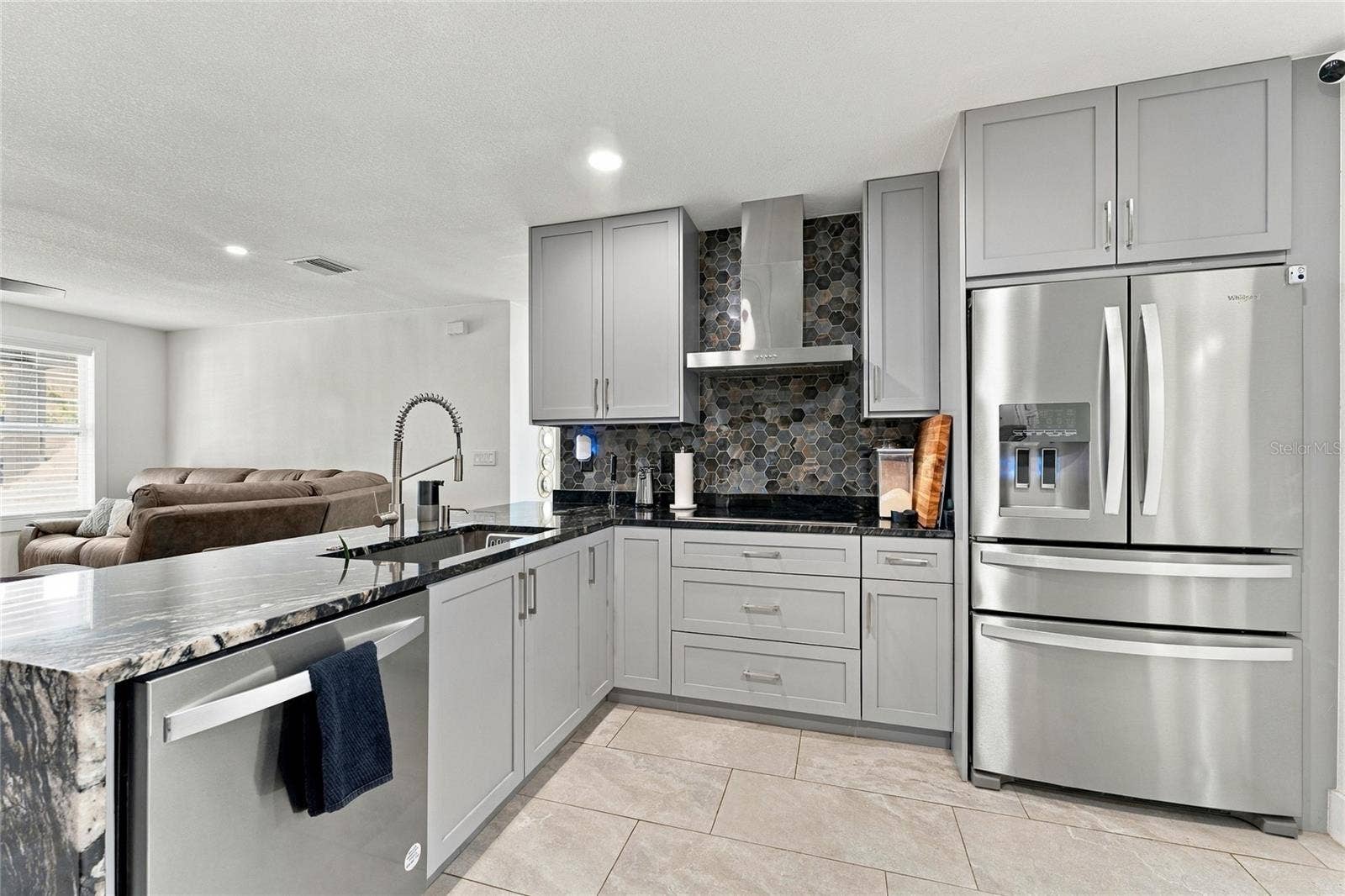 1418 OVERDALE STREET, Orlando, FL 32825 Kitchen