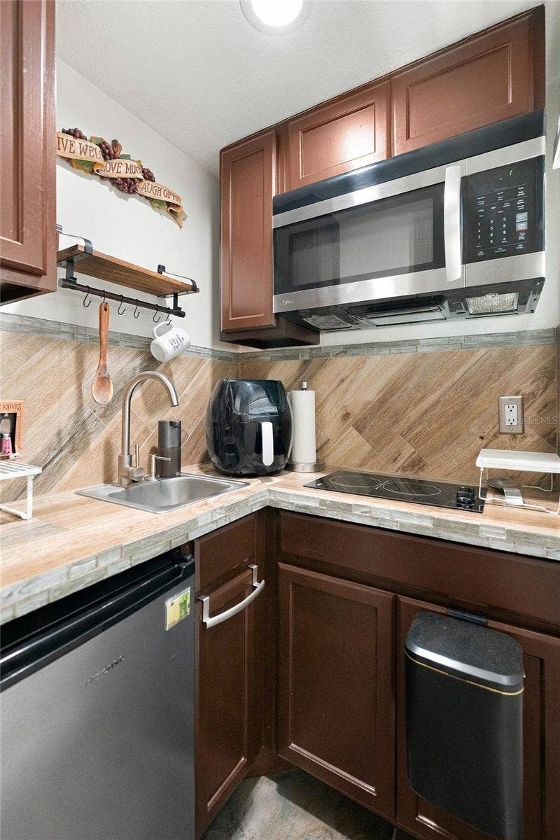 1418 OVERDALE STREET, Orlando, FL 32825 Kitchen