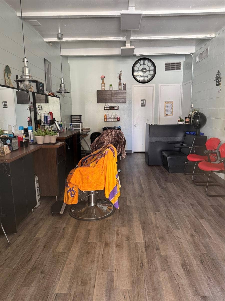 3031 CLUB CIRCLE, Lake Wales, FL 33854 Barber Shop