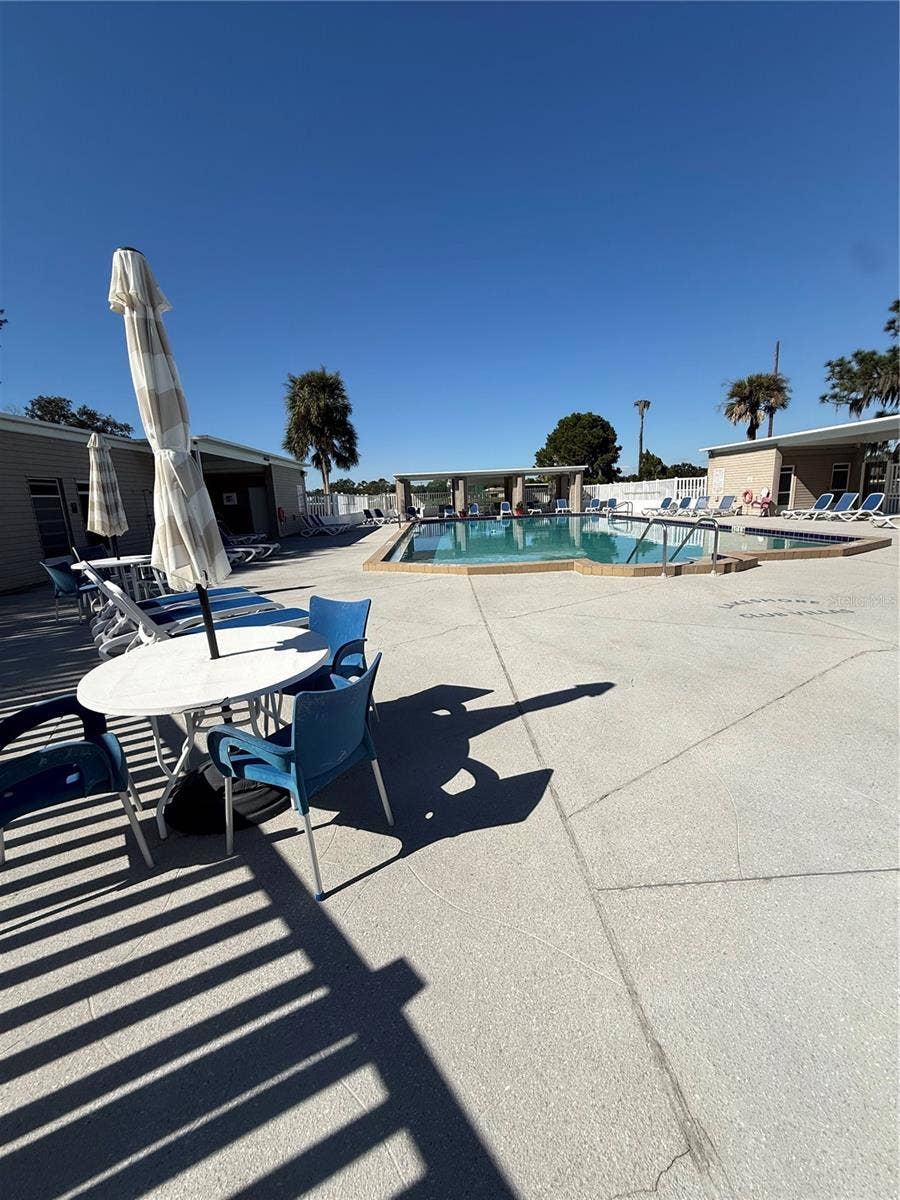 3031 CLUB CIRCLE, Lake Wales, FL 33854 Poolside Seating Area