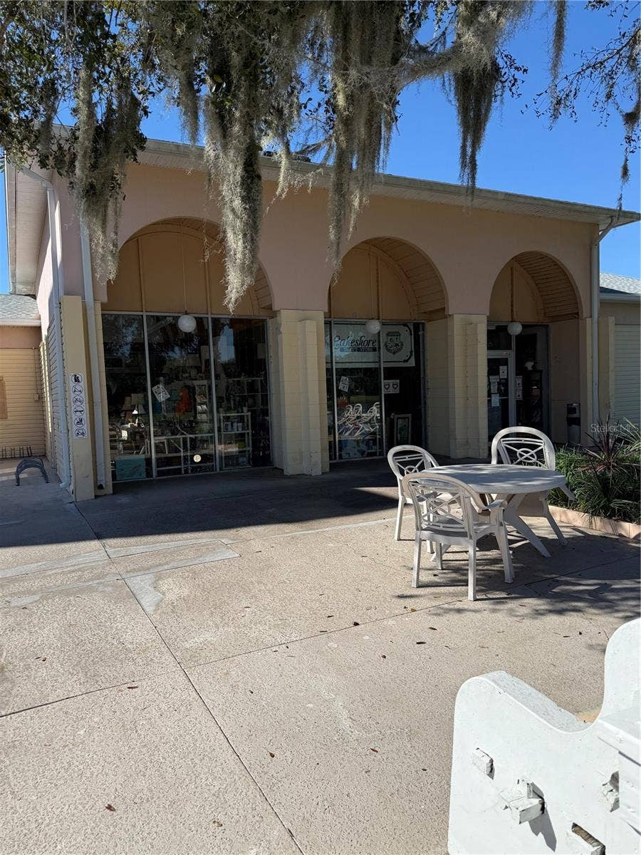 3031 CLUB CIRCLE, Lake Wales, FL 33854 Community Trifty Store