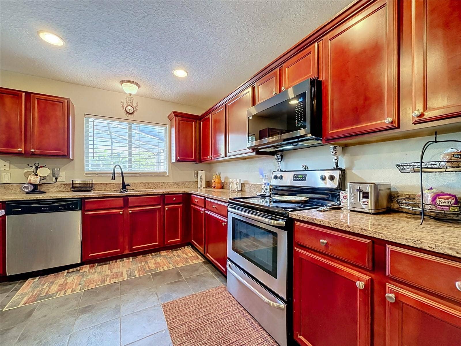 408 ELDERBERRY DRIVE, Davenport, FL 33897