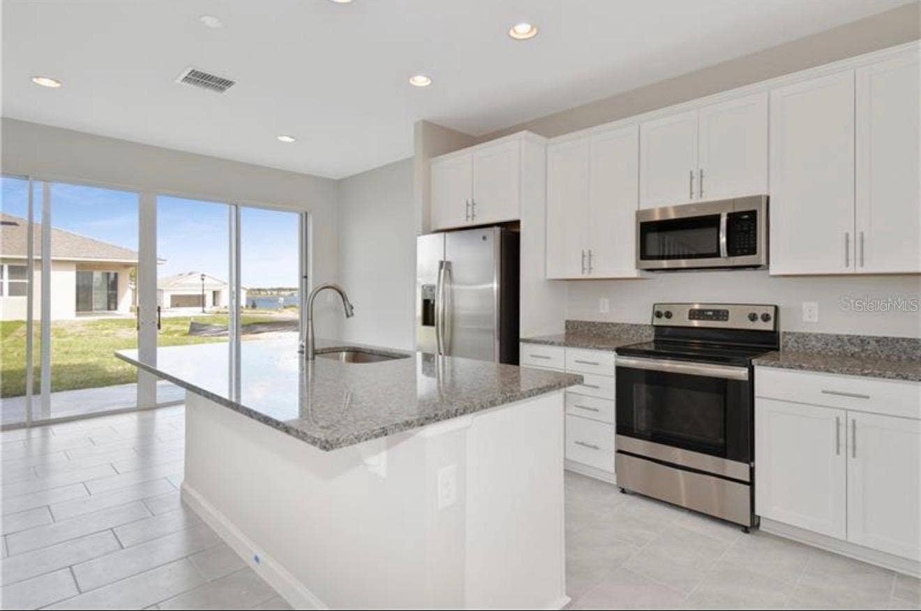 588 LAKE SMART BOULEVARD, Winter Haven, FL 33881 588 LAKE SMART BOULEVARD, Winter Haven, FL 33881