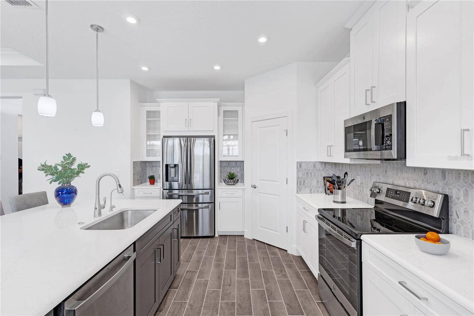 QUARTZ COUNTERTOPS