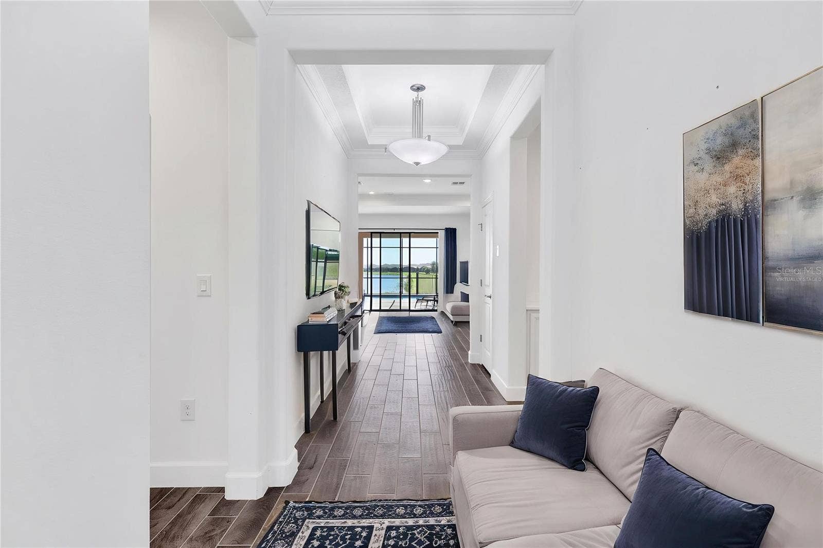 WELCOME HOME virtually staged