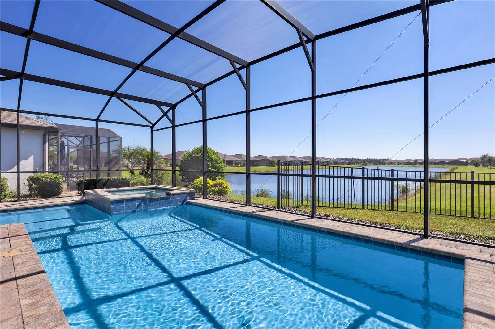 POOL HOME WITH STUNNING WATERVIEW
