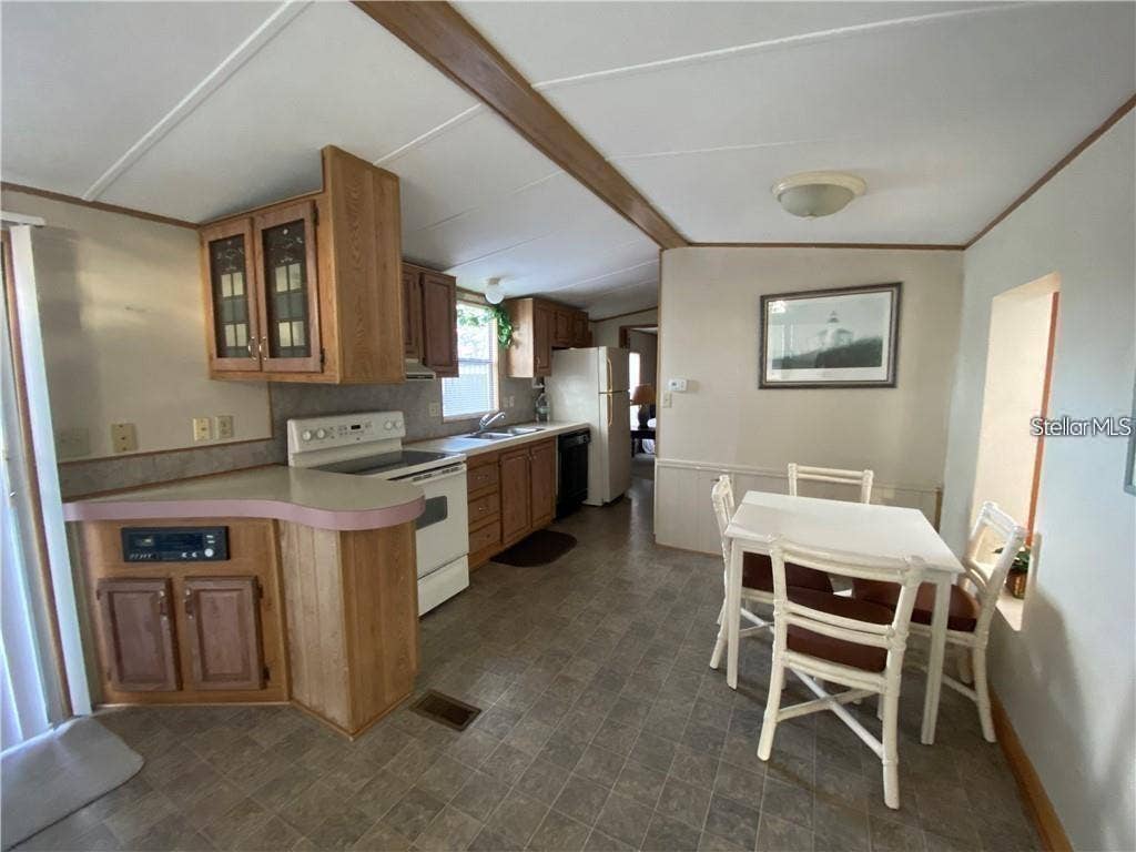 28 FAIRVIEW COURT, Haines City, FL 33844 28 FAIRVIEW COURT, Haines City, FL 33844