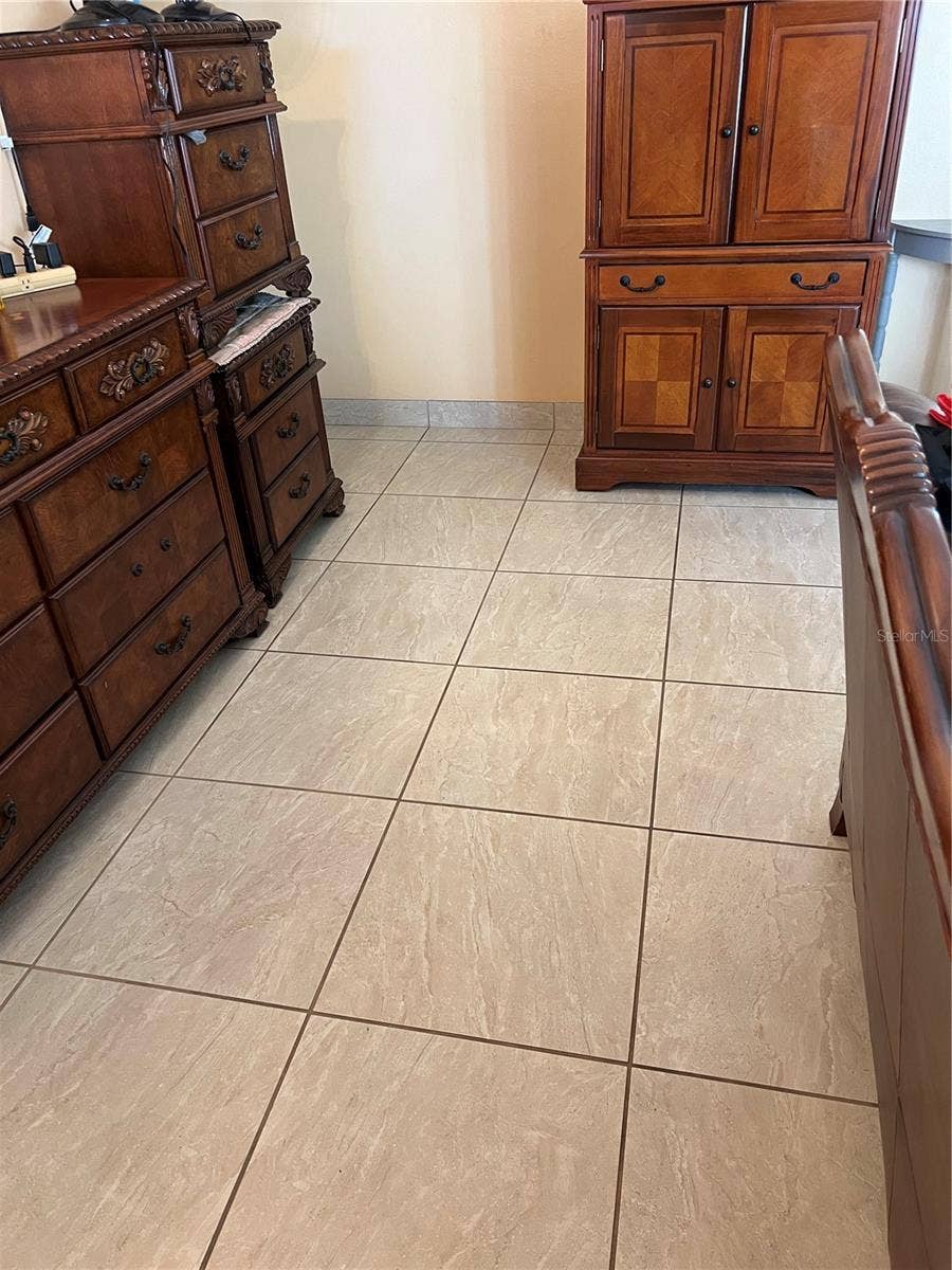 1557 WYMAN CIRCLE, Kissimmee, FL 34744 Foyer