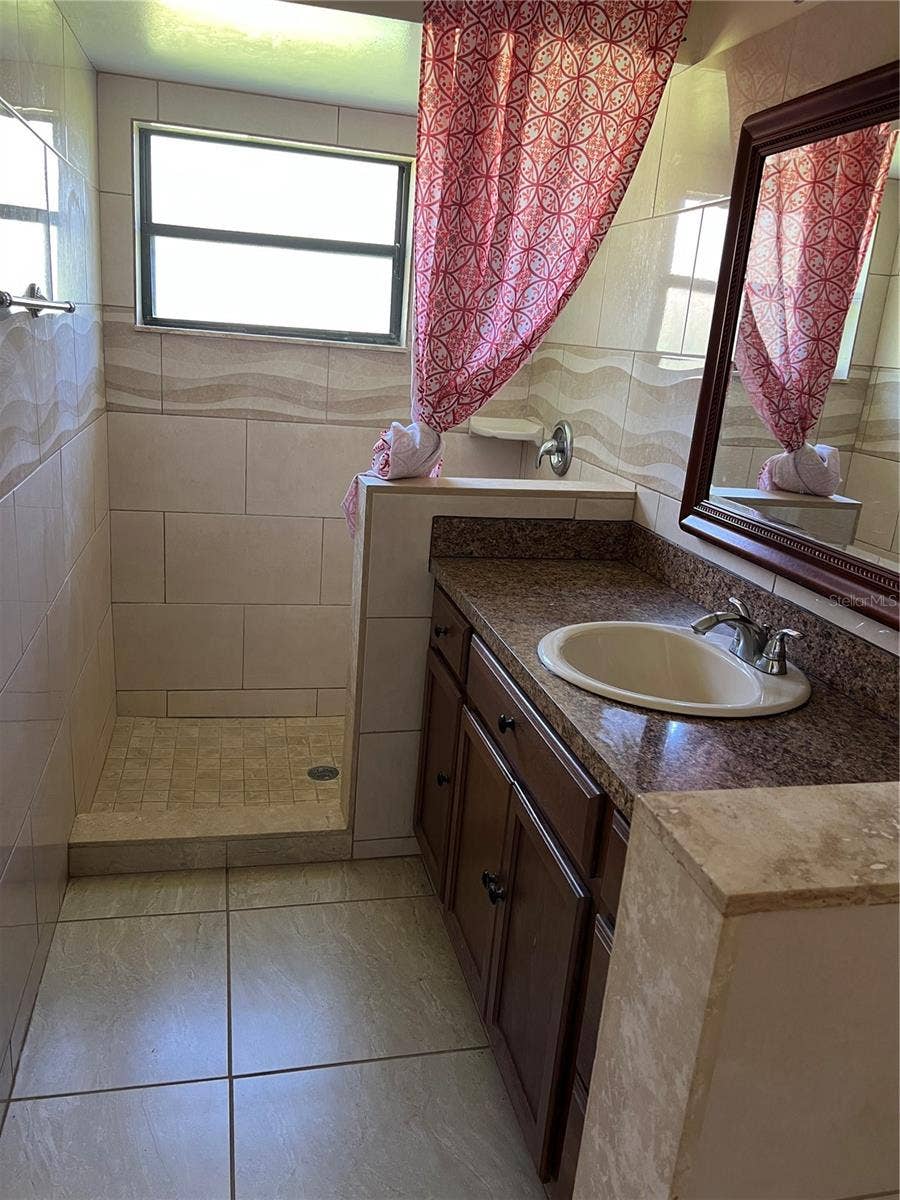 1557 WYMAN CIRCLE, Kissimmee, FL 34744 Master Bathroom