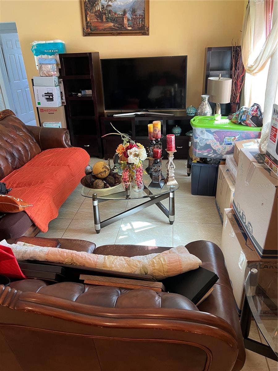 1557 WYMAN CIRCLE, Kissimmee, FL 34744 Living Area