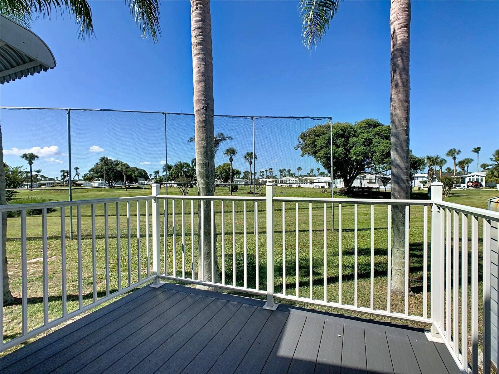 9000 US HWY 192, #897, Clermont, FL 34714 Rear deck