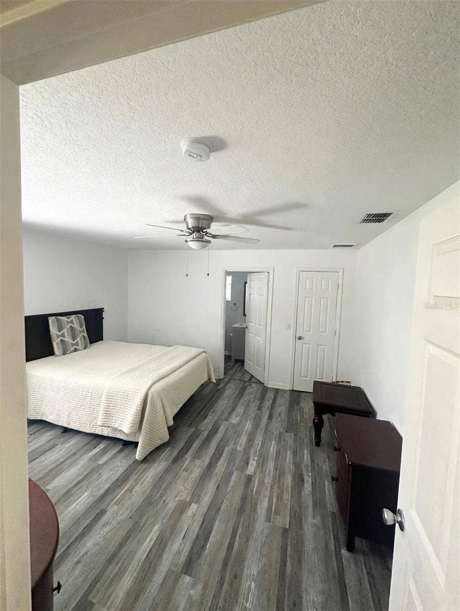 Master Bedhroom