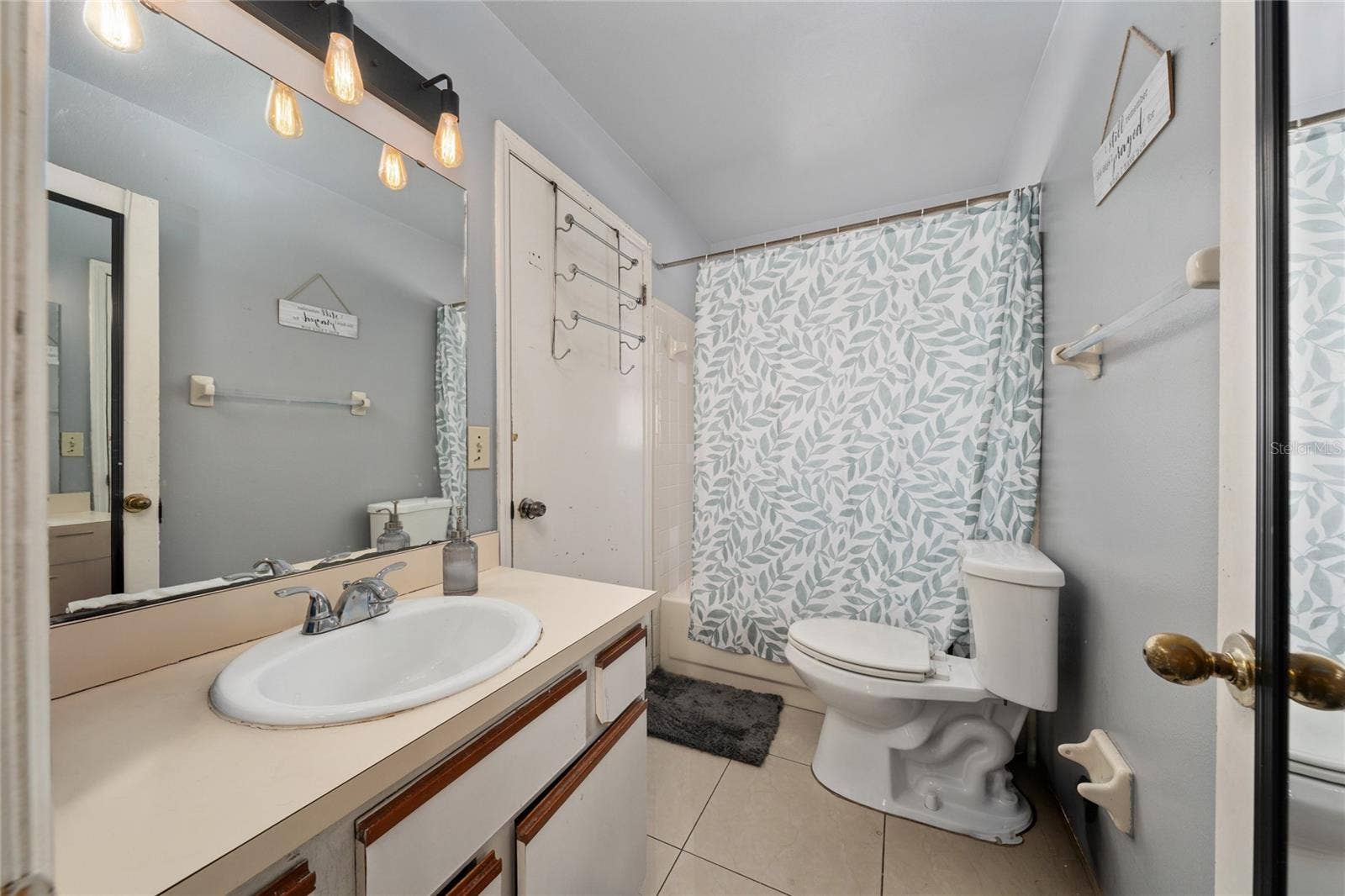 2062 TROPIC BAY COURT, Orlando, FL 32807 2062 TROPIC BAY COURT, Orlando, FL 32807