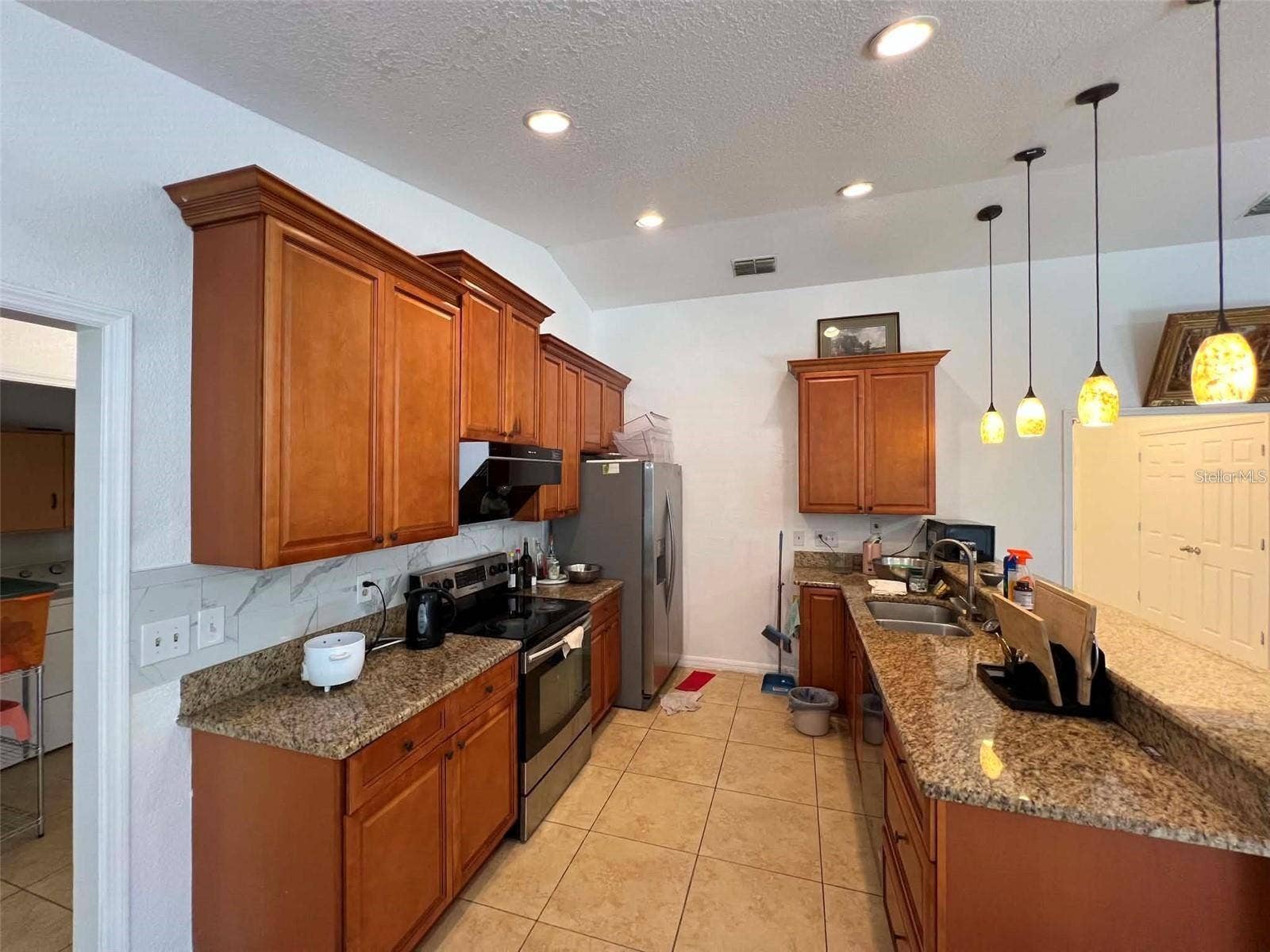 8936 ROSE HILL DRIVE, Orlando, FL 32818 8936 ROSE HILL DRIVE, Orlando, FL 32818