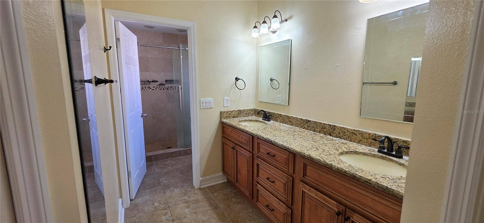 2814 EAGLE LAKE DRIVE, Orlando, FL 32837 2814 EAGLE LAKE DRIVE, Orlando, FL 32837