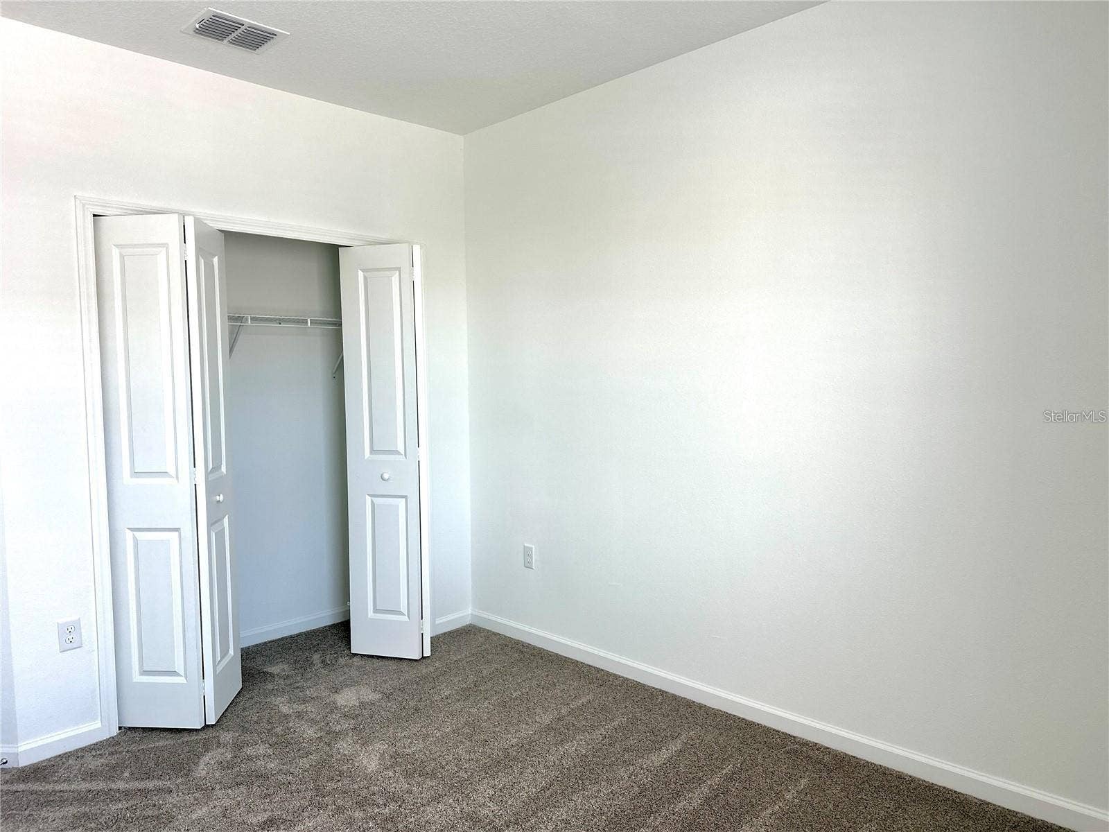2432 SKYLINE LOOP, Poinciana, FL 34758 2432 SKYLINE LOOP, Poinciana, FL 34758