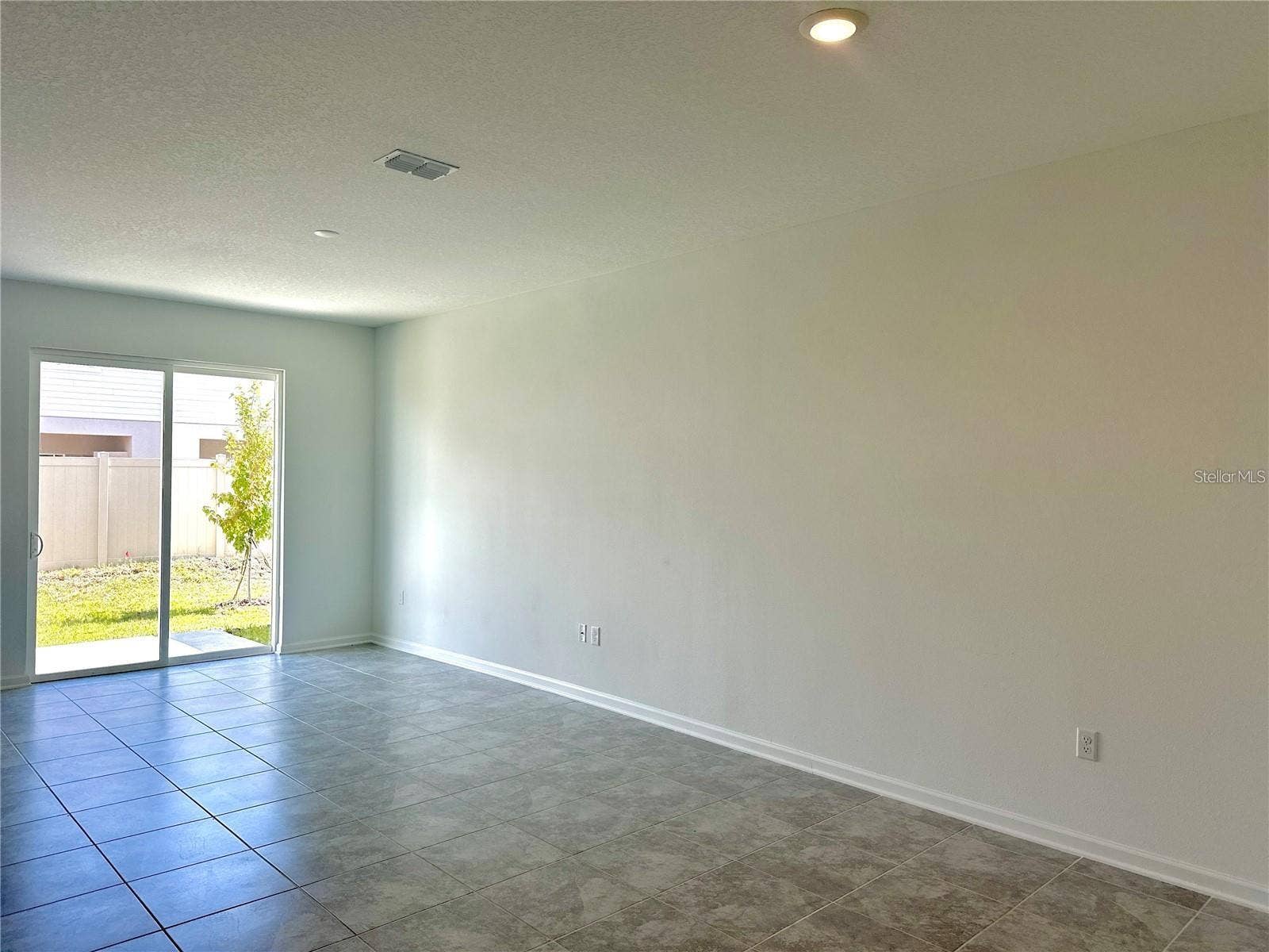 2432 SKYLINE LOOP, Poinciana, FL 34758 2432 SKYLINE LOOP, Poinciana, FL 34758