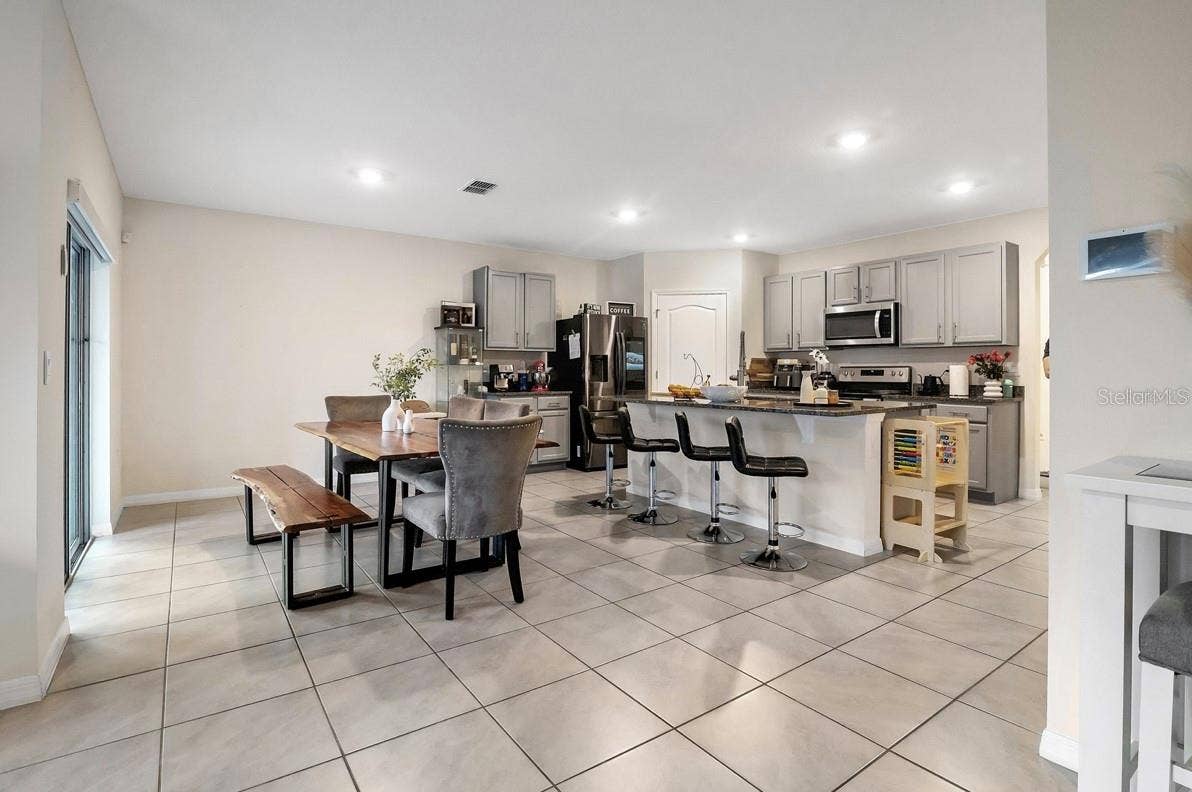 5384 HICKORY DOWNS WAY, St Cloud, FL 34771 5384 HICKORY DOWNS WAY, St Cloud, FL 34771
