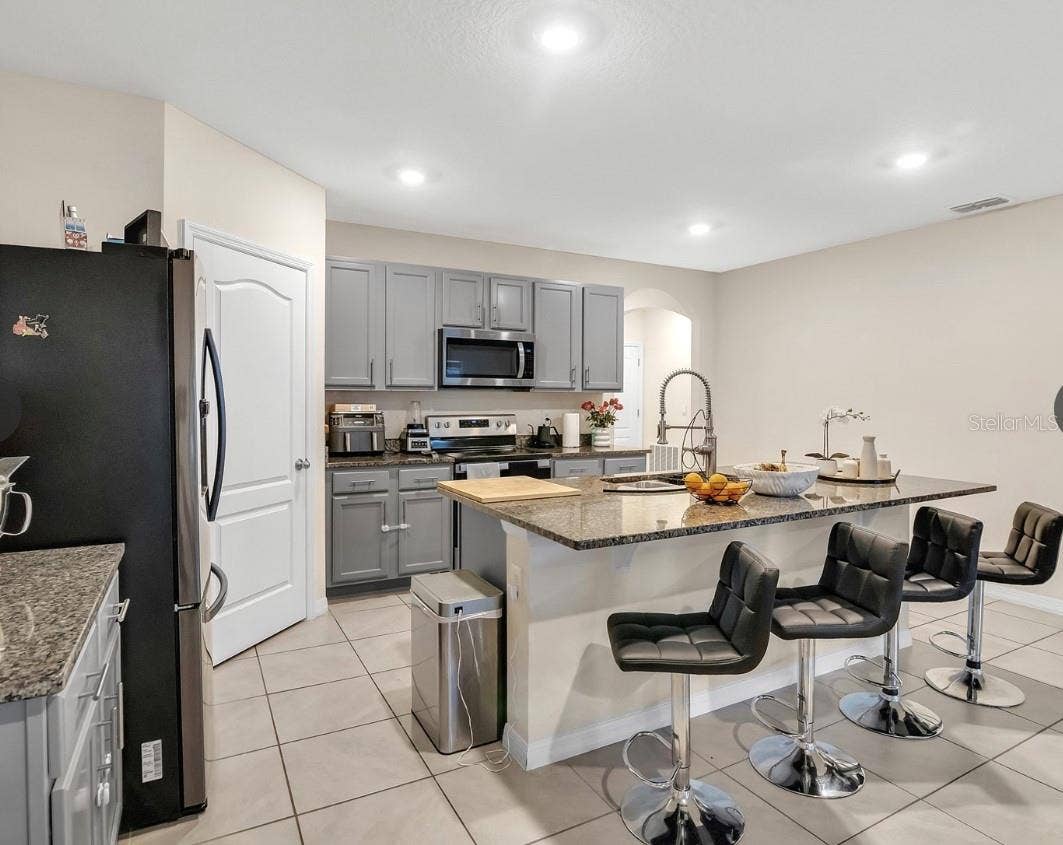 5384 HICKORY DOWNS WAY, St Cloud, FL 34771 5384 HICKORY DOWNS WAY, St Cloud, FL 34771