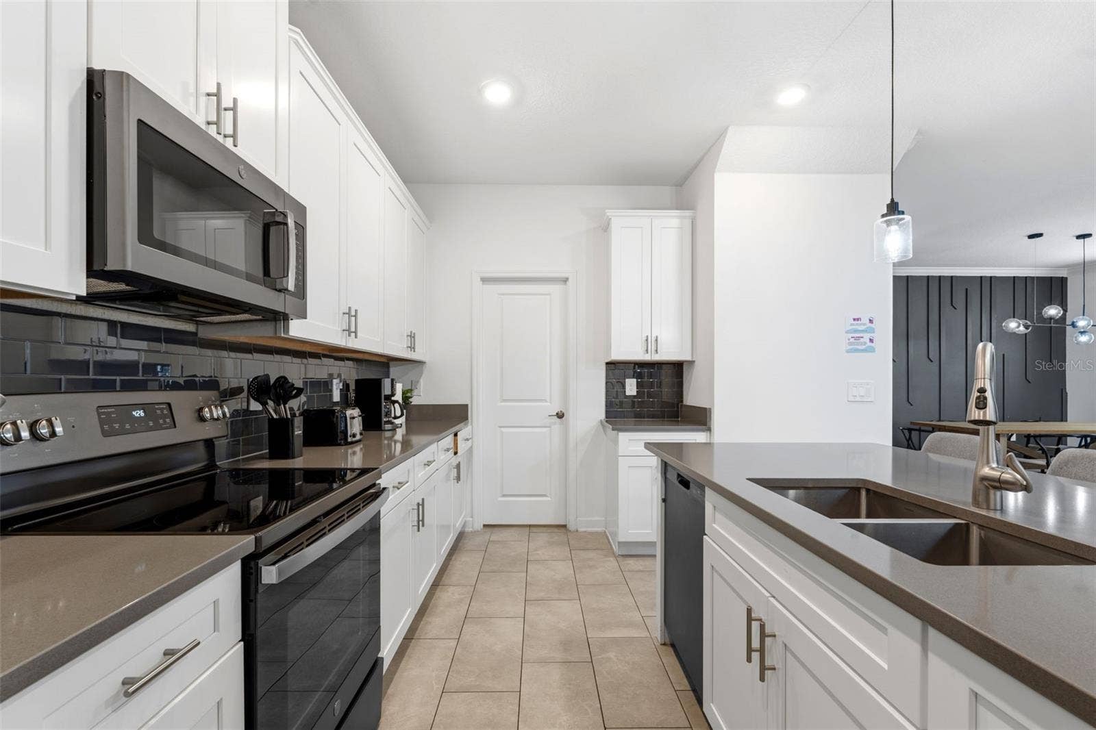 9143 SOMMERSET HILLS DRIVE, Davenport, FL 33896 9143 SOMMERSET HILLS DRIVE, Davenport, FL 33896