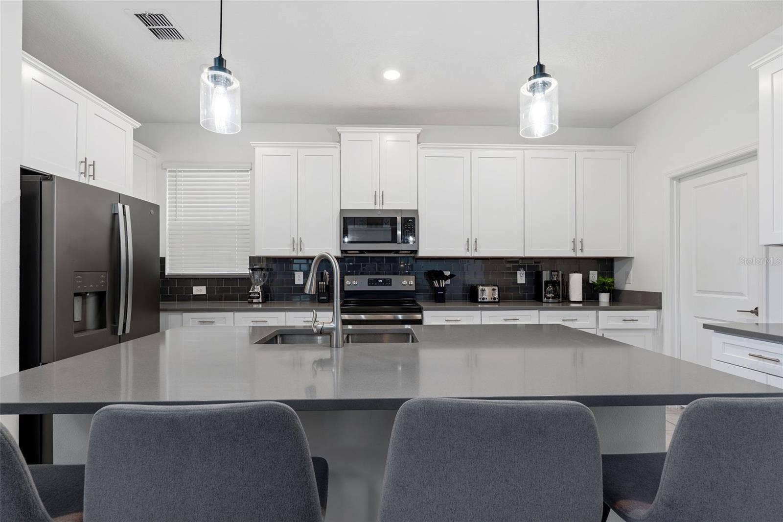 9143 SOMMERSET HILLS DRIVE, Davenport, FL 33896 9143 SOMMERSET HILLS DRIVE, Davenport, FL 33896