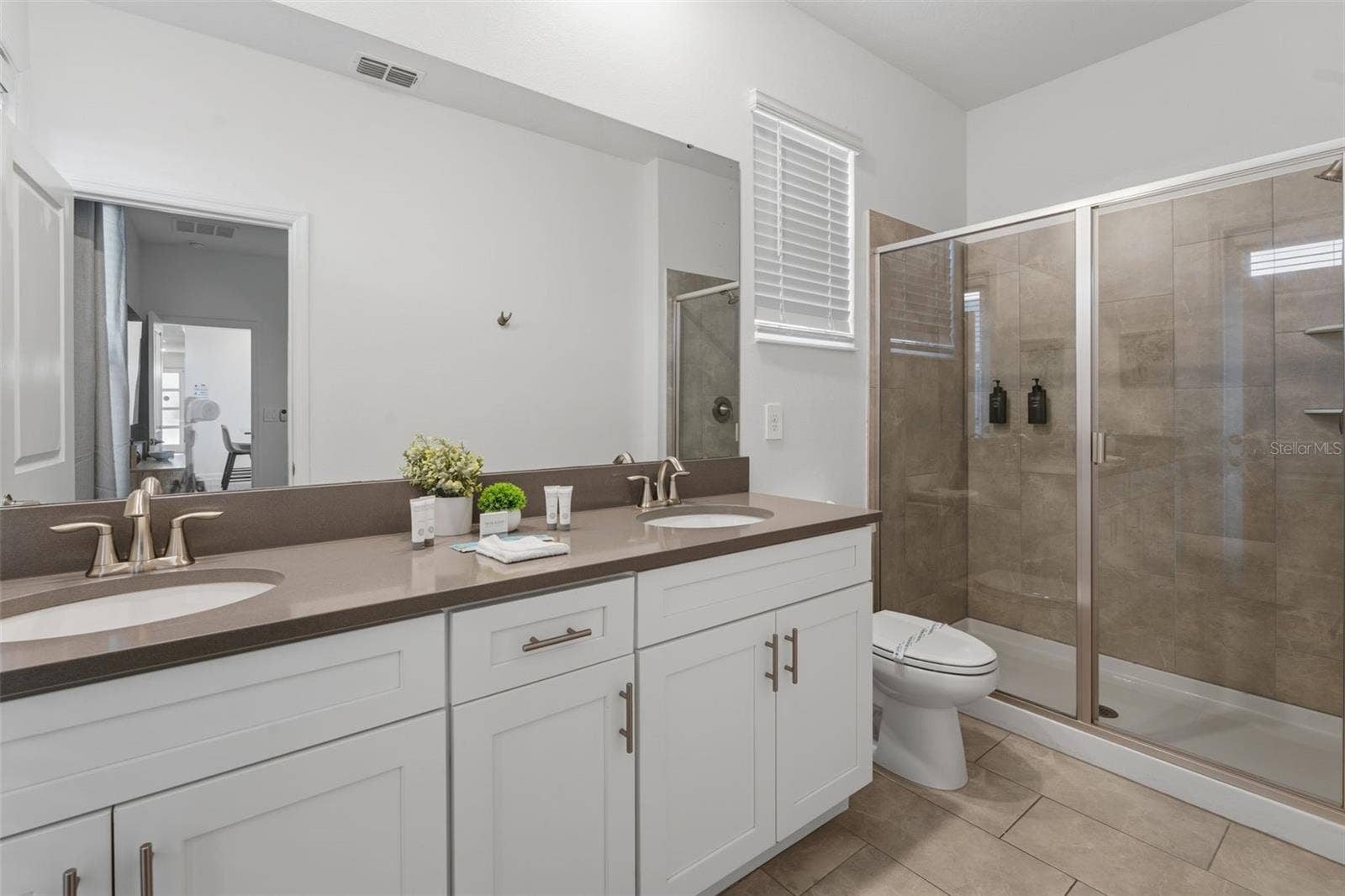9143 SOMMERSET HILLS DRIVE, Davenport, FL 33896 2th bathroom first floor