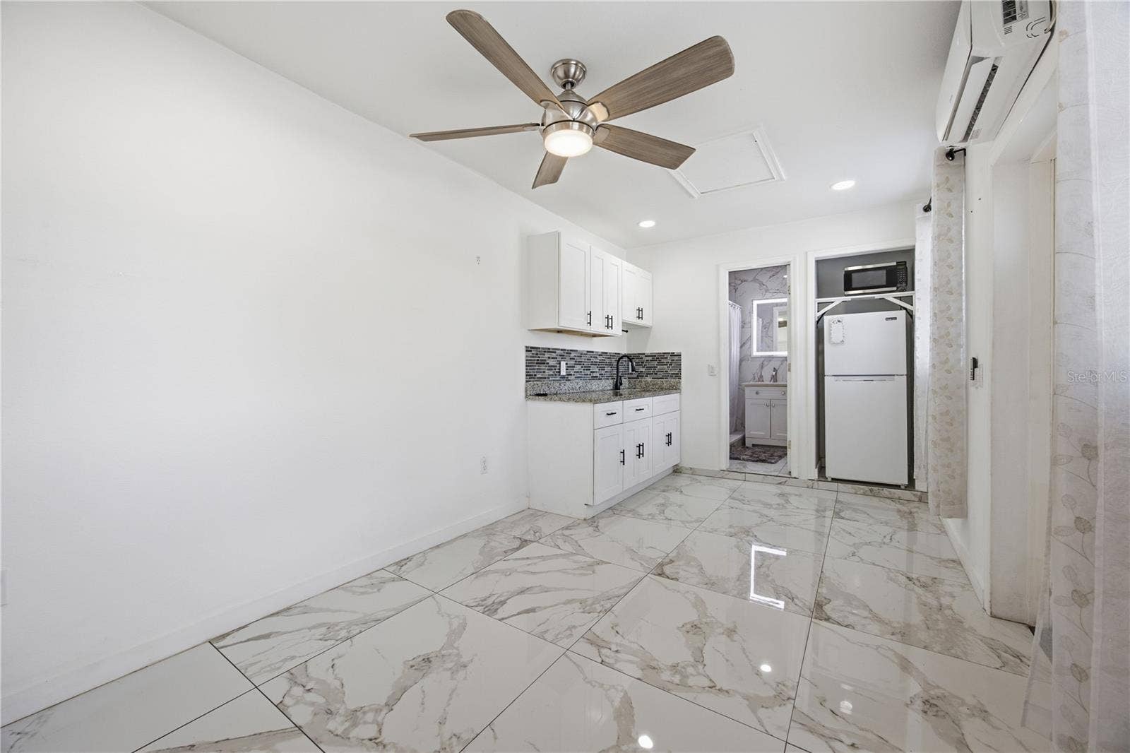712 VIRGINIA LANE, Apopka, FL 32703