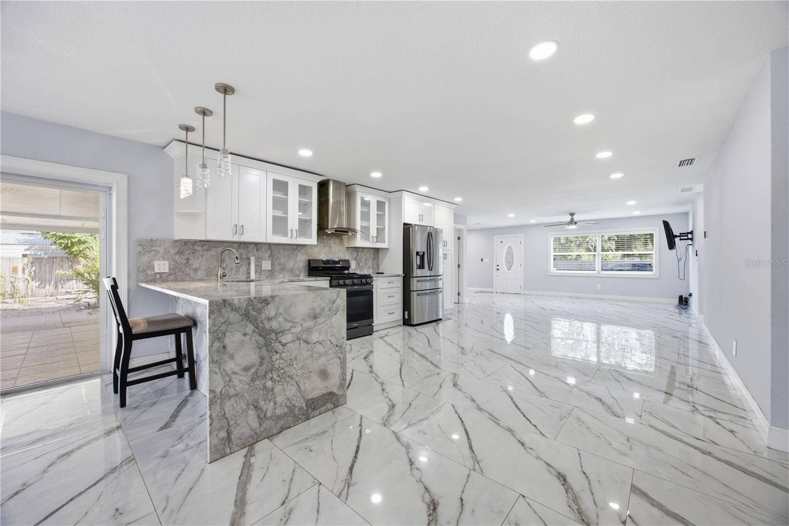 712 VIRGINIA LANE, Apopka, FL 32703