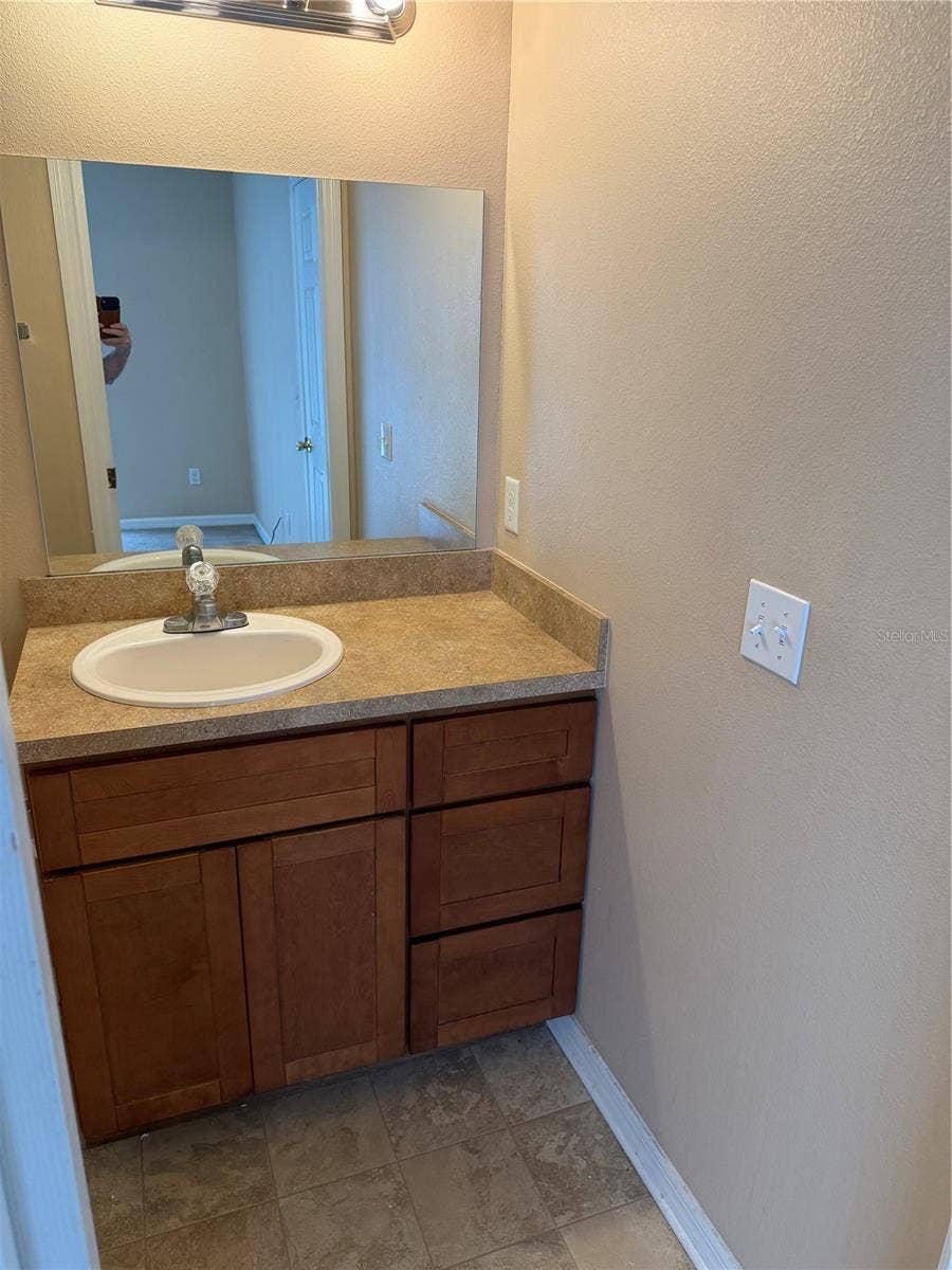 1211 KNOLLWOOD DRIVE, Davenport, FL 33837