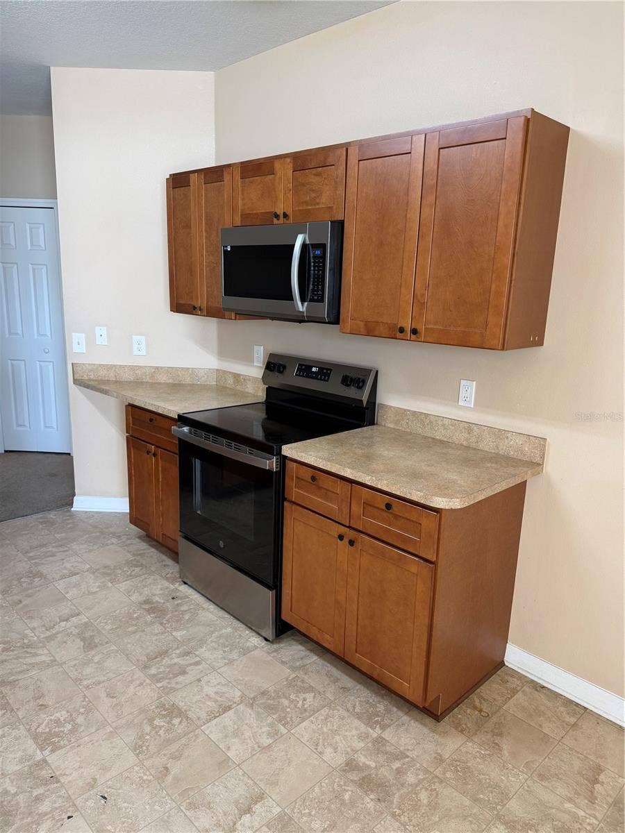 1211 KNOLLWOOD DRIVE, Davenport, FL 33837